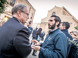 castelvetrano-il-vescovo-mogavero-incontra-il-giovane-giuseppe-cimarosa-non-bisogna-lasciarlo-solo