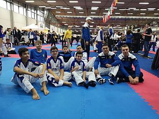 team-phoenix-pioggia-di-medaglie-alla-coppa-del-mondo-di-kick-boxing