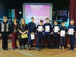 per-il-trinity-in-scena-alice-in-wonderland-al-ii-circolo-ruggero-settimo