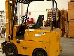 cade-dal-cestello-di-un-muletto-nel-catanese-grave-un-operaio-50enne