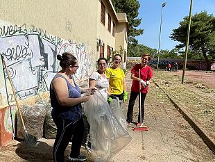 i-genitori-in-aiuto-per-una-scuola-piu-pulita-e-piu-sicura