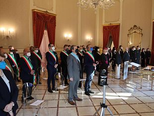 i-sindaci-firmano-la-dichiarazione-di-intenti-per-le-pietre-di-inciampo