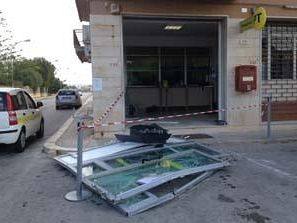 furto-all-ufficio-postale-di-strasatti-buttata-giu-la-porta-blindata