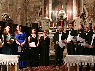 mazara-lensemble-polifonica-calycanthus-sara-ospitata-nella-cattedrale