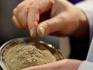 cenere-sulla-fronte-e-reazioni-allergiche-parla-don-giacomo-putaggio