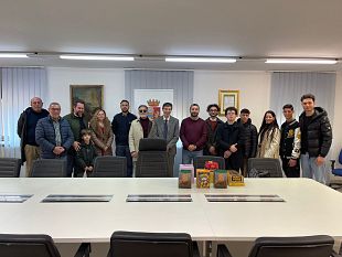 fratelli-ditalia-un-abbraccio-alle-forze-dellordine-a-trapani-e-in-tutta-italia