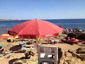 approdo-dei-saraceni-bagnini-salvano-uomo-che-rischiava-di-annegare