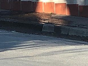 video-il-lettore-segnala-una-perdita-idrica-in-via-raffaele-caravaglios-da-10-giorni-2