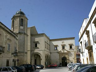 piazza-carmine-divieto-di-sosta-permanente-e-di-circolazione-lo-dispone-un-ordinanza-sindacale-in-vigore-da-lunedi-prossimo