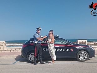 trapani/trapani-i-carabinieri-restituiscono-il-sorriso-ad-una-turista