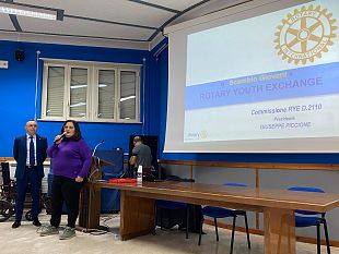 rotary-club-salvatore-bottone-incontra-gli-studenti-di-marsala-focus-sul-rotary-youth-exchange