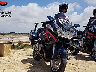 marsala/marsala-controllato-ai-domiciliari-cerca-di-corrompere-carabinieri-con-35-euro