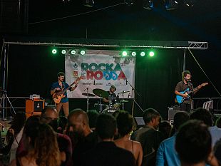 petrosino-il-rockarossa-mediterranea-regala-emozioni-in-piazza-biscione