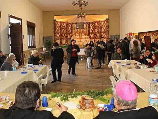 mazara-visita-pastorale-il-vescovo-incontra-gli-assistiti-caritas-e-i-disabili-nella-parrocchia-sacro-cuore-in-santa-maria-di-gesu