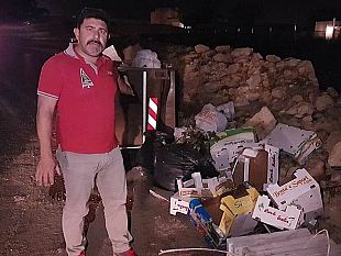 video-mazara-via-fani-cassonetti-spostati-in-un-tratto-al-buio-seri-pericoli