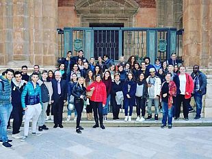 una-scuola-norvegese-all-albeghiero-di-erice-nell-ambito-del-progetto-erasmus-ka2-per-conoscere-le-somiglianze-e-le-differenze-del-settore-alberghiero-dei-due-paesi-coinvolti