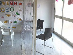 anche-a-trapani-arriva-la-stanza-degli-abbracci-per-i-nonni