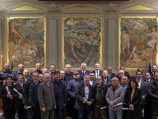 consegnate-le-medaglie-per-lunga-navigazione-ai-marittimi-trapanesi