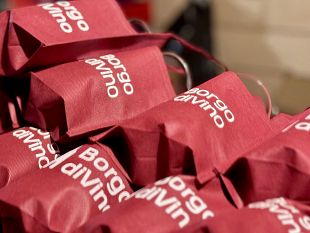 borgo-divino-in-tour-erice-si-anima-di-vino-e-musica