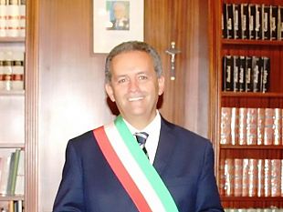 il-sindaco-grillo-si-compiace-con-ignazio-urso