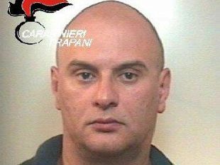 carabinieri-alcamo-minaccia-il-vicino-con-pistola-e-mazza-da-baseball