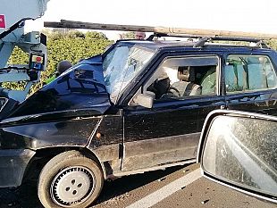 grave-incidente-in-cda-zano-auto-finisce-contro-furgone-raccolta-rifiuti