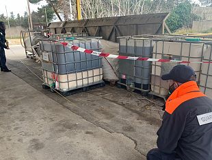mazara/mazara-la-capitaneria-di-porto-scopre-deposito-incontrollato-di-rifiuti