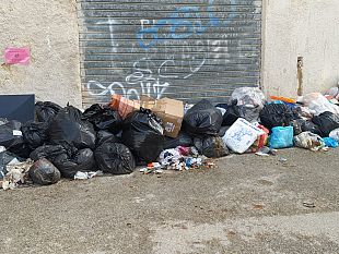 il-lettore-scrive-incivilta-e-degrado-in-via-calatafimi