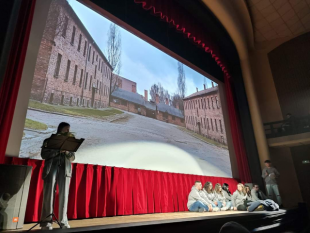 il-treno-della-memoria-ieri-levento-conclusivo-al-teatro-ariston