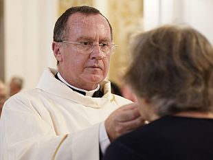 il-vicario-don-arena-non-partecipate-allapertura-della-chiesa-in-una-casa-privata-di-gibellina