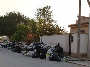 emergenza-rifiuti-il-sindaco-cristaldi-ordina-rimozione-forzata-in-attesa-ok-della-regione-a-scaricare-in-discarica