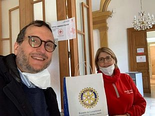 il-rotary-dona-50-000-mascherine-chirurgiche-e-4-000-mascherine-ffp2