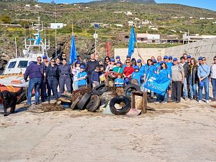 pantelleria-educazione-ambientale-con-marevivo-ripuliti-i-fondali-di-scauri
