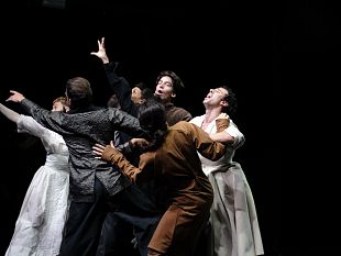 segesta-teatro-festival-la-danza-di-balletto-civile-e-la-musica-di-petra-magoni-e-antonio-veneziano