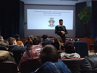 i-carabinieri-incontrano-gli-alunni-dellic-lombardo-radice-pappalardo