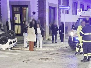 scontro-violento-allincrocio-tra-unutilitaria-e-una-microcar-ferita-una-giovane