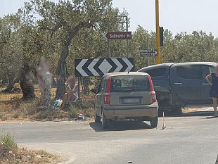 castelvetrano/incidente-al-semaforo-di-triscina-tra-una-panda-ed-un-fuoristrada