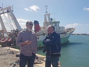 motopesca-aliseo-ancora-fermo-in-porto-il-comandante-ci-incateniamo