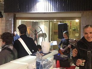 video-pasqua-fra-i-vicoli-mazaresi-con-la-kermesse-revolution-dei-giovani-artigiani