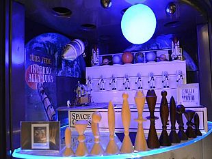 mazara-al-museo-nazionale-degli-scacchi-celebrazione-dello-sbarco-sulla-luna-con-scacchi-e-francobolli