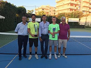 tennis-omar-giacalone-e-il-vincitore-della-3-edizione-del-torneo-open-maschile