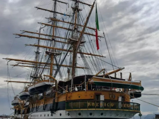 la-leggenda-della-marina-italiana-lamerigo-vespucci-approda-a-palermo