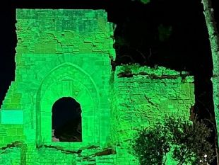 mazara-il-18-settembre-larco-normanno-colorato-di-verde-per-la-xix-giornata-nazionale-dedicata-alla-sla