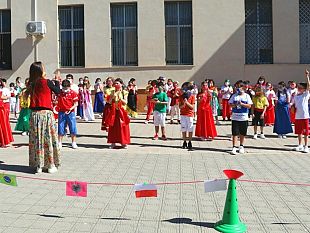 un-flash-mob-contro-la-violenza-di-genere-nel-sistema-delle-piazze