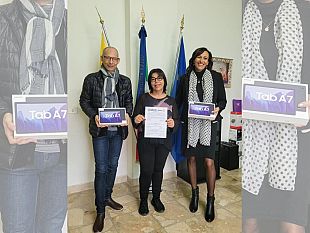 is-daguirre-alighieri-donati-tablet-da-parte-del-rotary-club-di-partanna