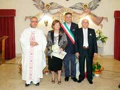 50-anniversario-di-matrimonio-per-i-coniugi-truglio-l-amministrazione-dona-una-pergamena-celebrativa