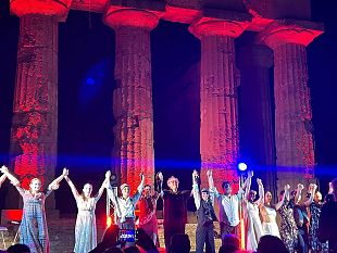 aranci-di-nterra-a-selinunte-il-teatro-a-tutto-tondo-di-giacomo-bonagiuso