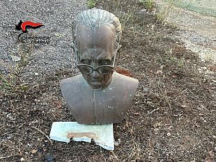 ritrovato-dai-carabinieri-il-busto-di-don-doca