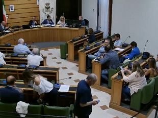 alcamo-il-consiglio-comunale-salva-un-immobile-abusivo-e-lo-destina-a-housing-sociale