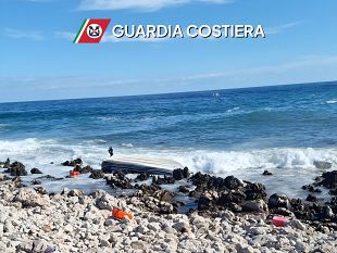 san-vito-lo-capo-gommone-si-capovolge-quattro-turisti-tratti-in-salvo-dalla-capitaneria-di-porto